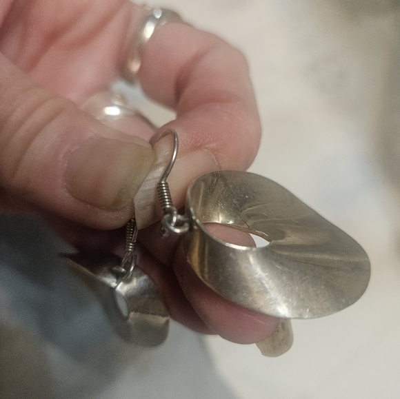 TAXCO VINTAGE STERLING EARRINGS. MODERNIST SHAPE - Picture 3 of 5